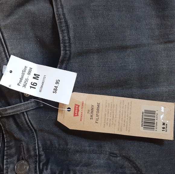 NWT Women's Levi's - Picture 2 of 4